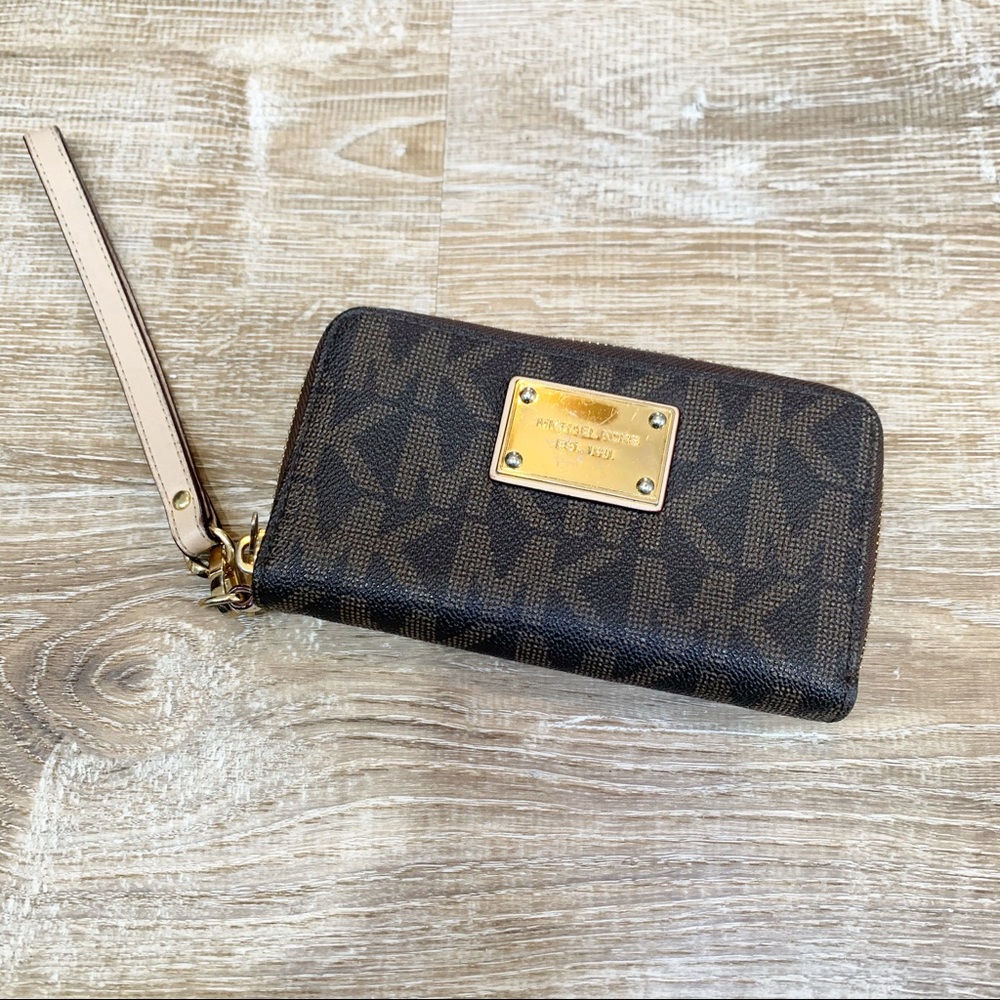Michael Kors Logo Wristlet